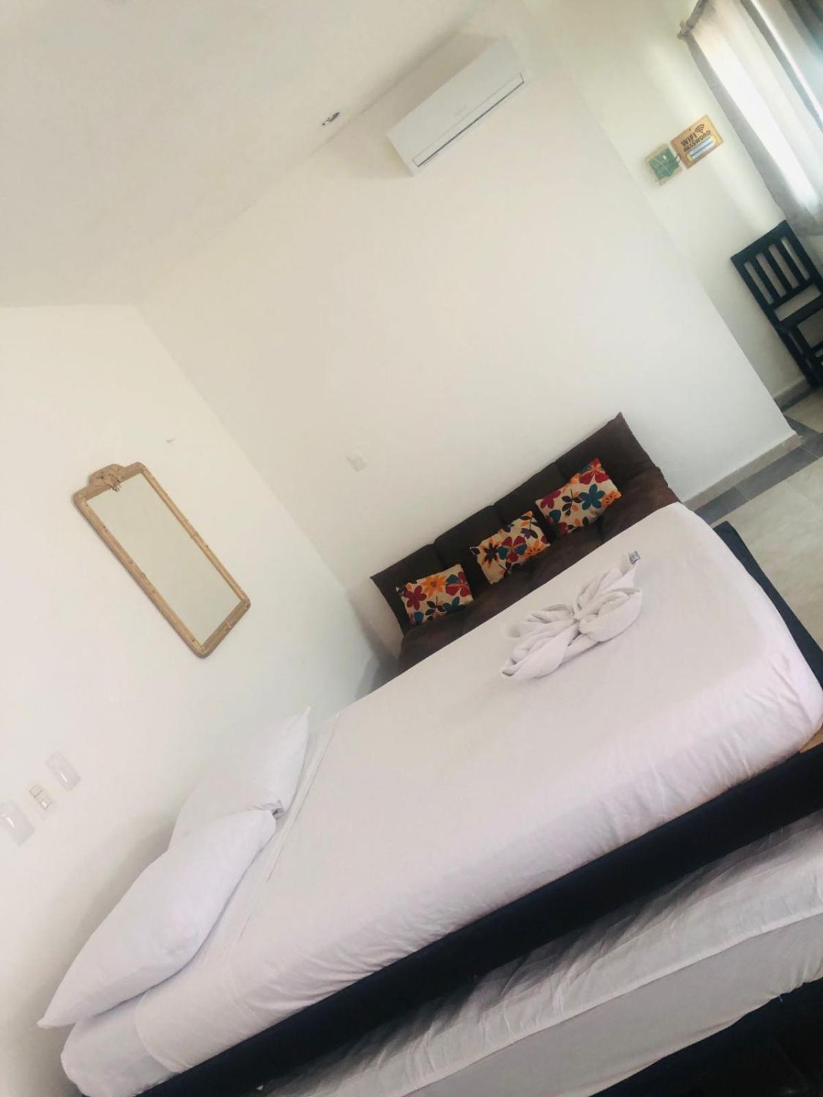 Easy Hotel Плайя-дель-Кармен Екстер'єр фото